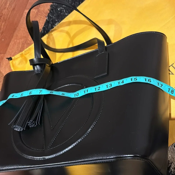 ⭐️HP🖤Valentino by Mario Valentino Leather X Large Soho FV Tote NWT - Picture 10 of 17